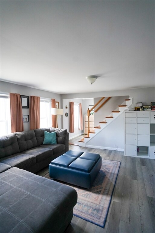 Building Photo - 6 Pleasant St