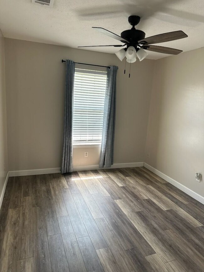 Building Photo - 249 Hannover Cir