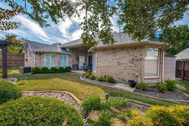 Building Photo - 6108 Autumn Point Dr