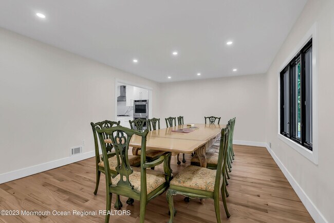 Building Photo - 265 Whalepond Rd