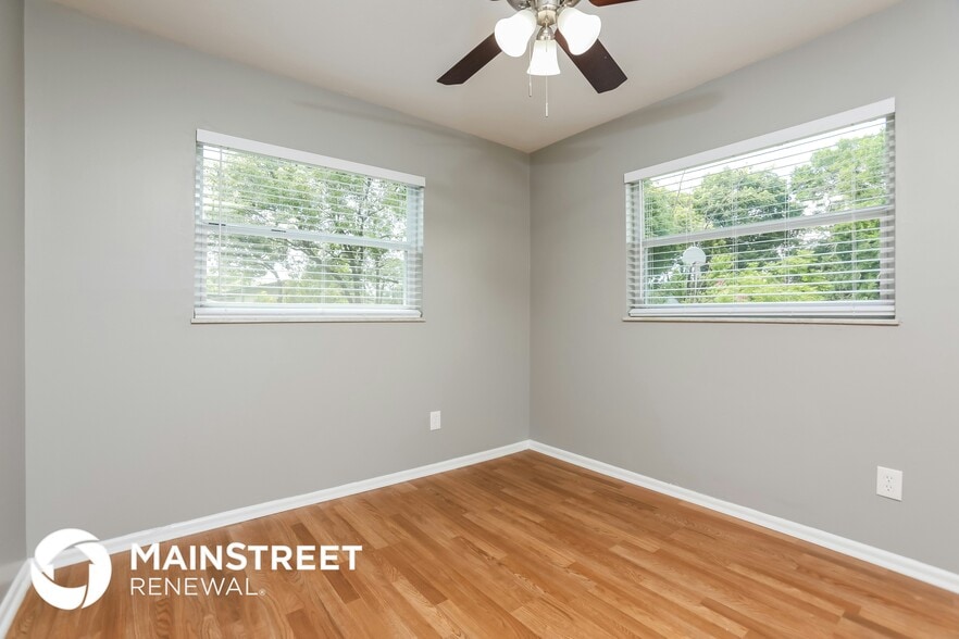 Building Photo - 470 Sunnyview Cir