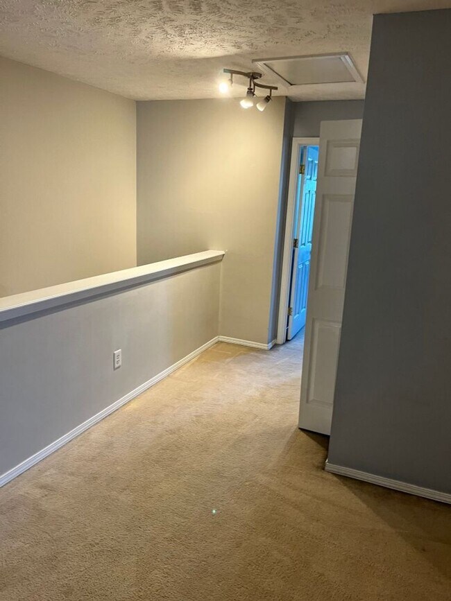 Building Photo - 5976 Monroe Crossing