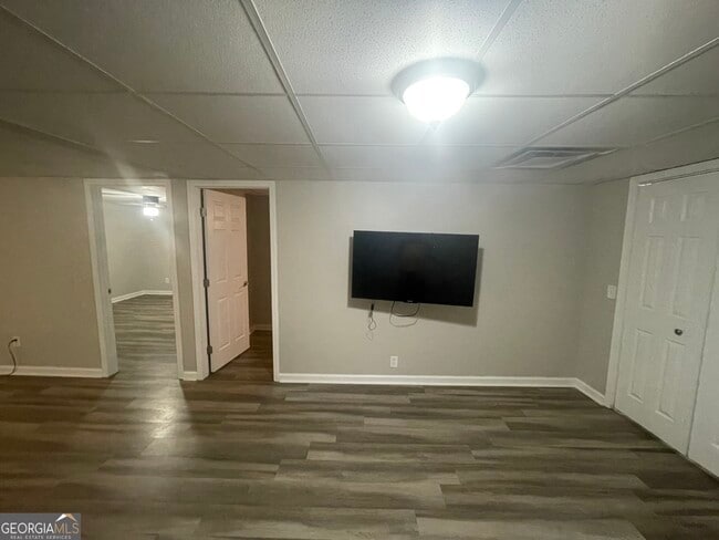 Building Photo - 310 Harris Manor Dr SW