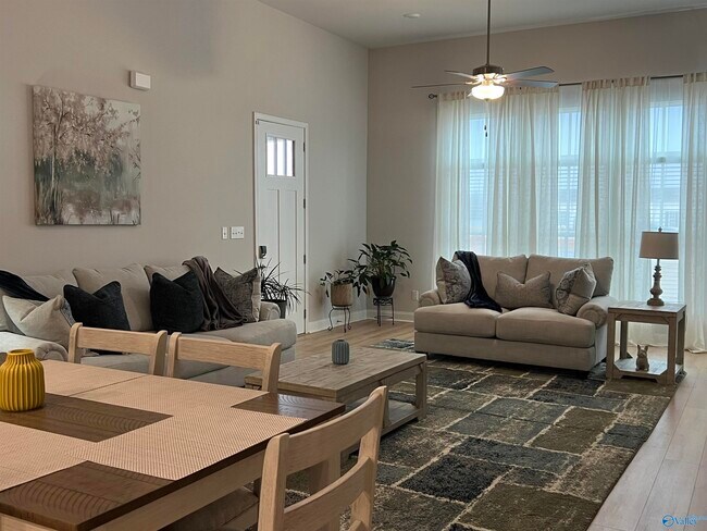 Building Photo - 111 Shylock Ln