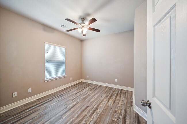 Building Photo - 14103 Overstreet Dr