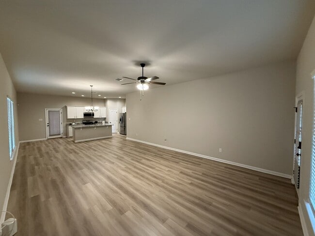 Building Photo - Spacious 4BR, 2BA Home in coveted Cambre Oaks Subdv - Gonzales