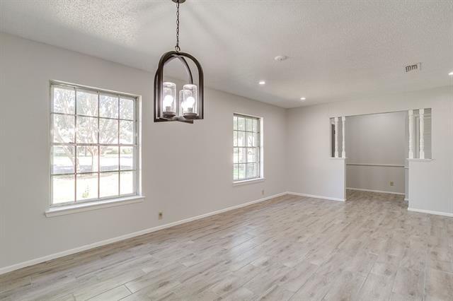 Building Photo - 1225 Crestwood Dr