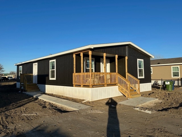 Building Photo - 304 Paradise Ter