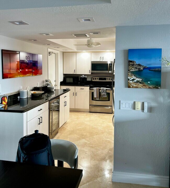 Building Photo - 2701 N Ocean Blvd
