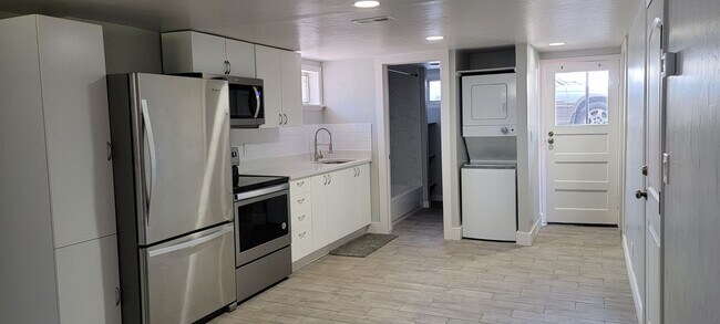 Building Photo - Odell Duplex