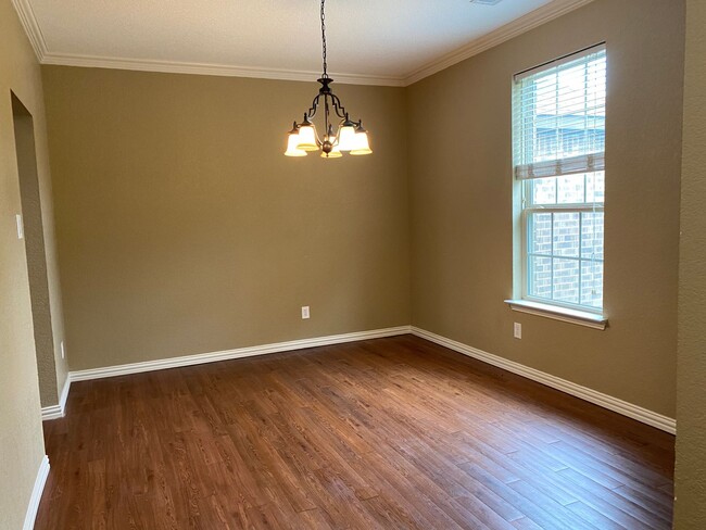 Building Photo - Charming 3-Bedroom Home Just Minutes from ...