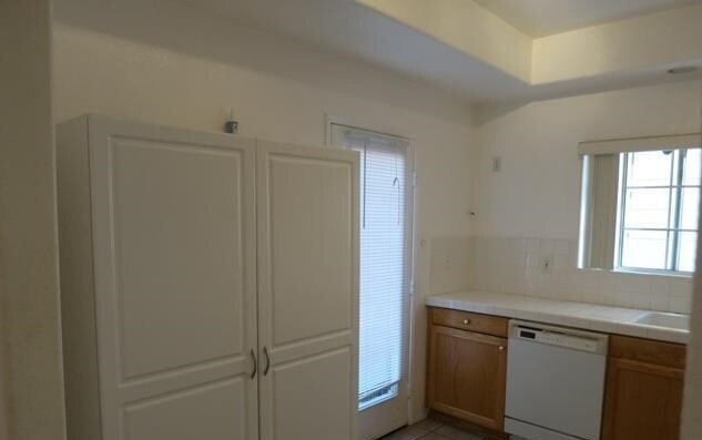 Building Photo - 17726 Kinzie St