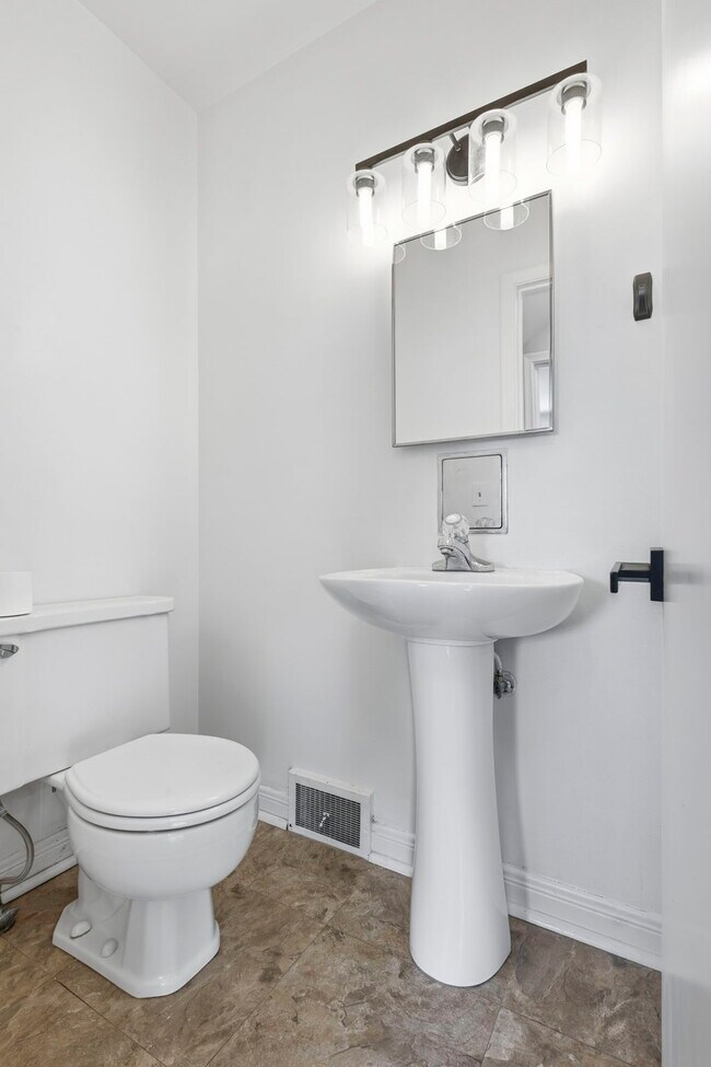 Building Photo - 9128 Austin Rd