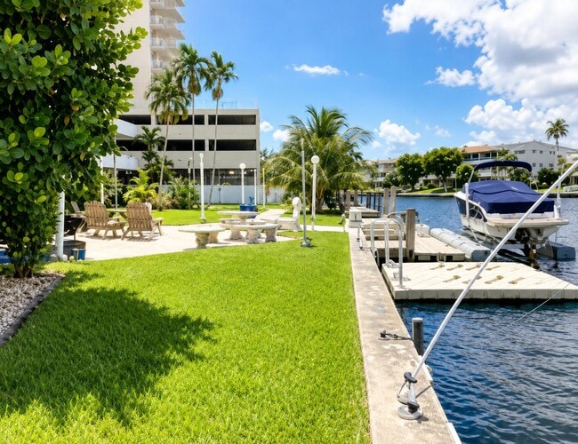 Building Photo - 455 Golden Isles Dr