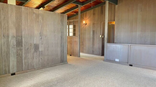 Building Photo - 159 Puiwa Rd