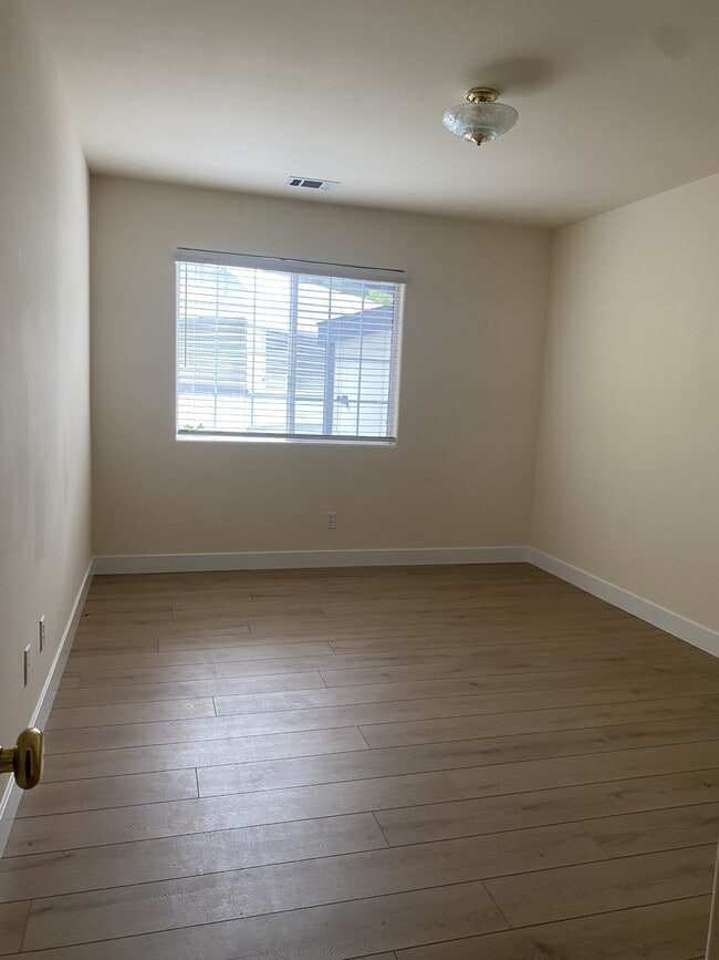 Building Photo - 1794 Pomeroy Rd