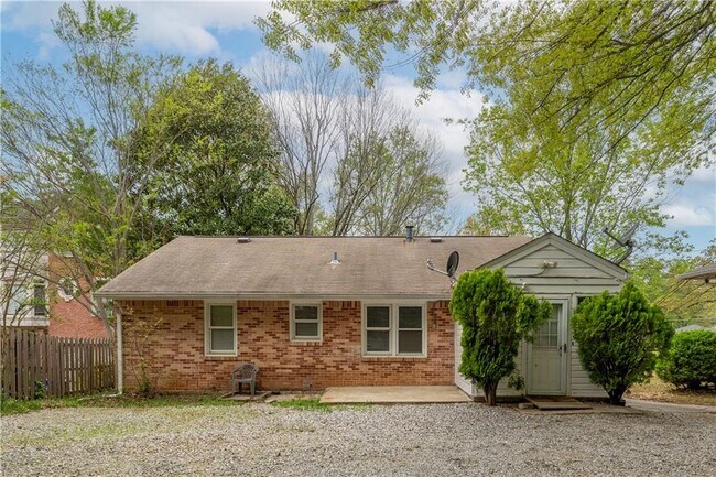 Building Photo - 1387 Church St