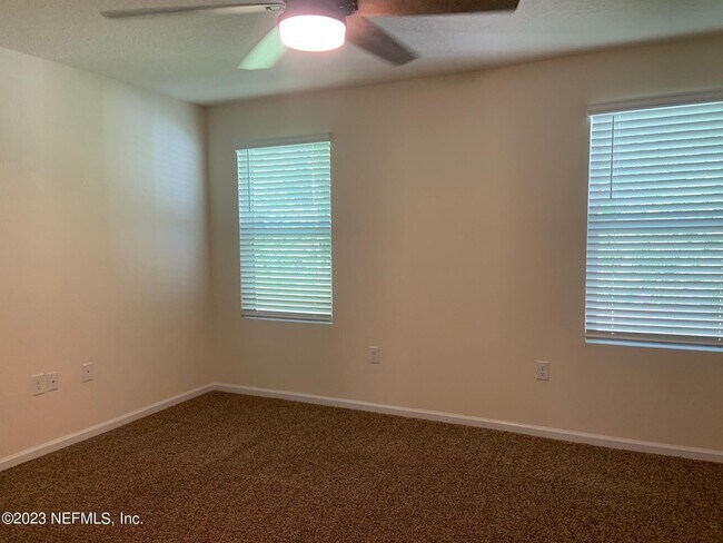Building Photo - 5864 Calvary Dr