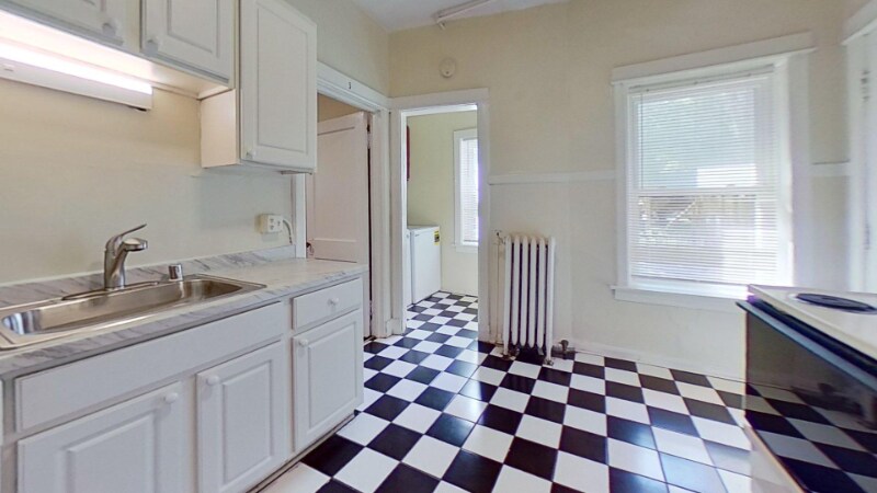 Building Photo - 2537 N Farwell Ave