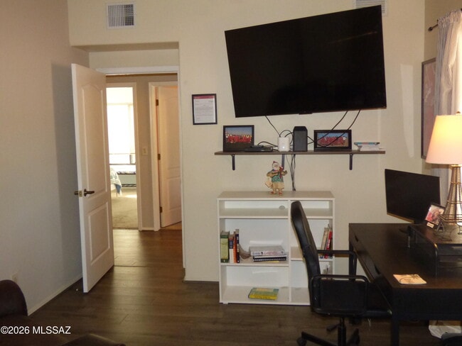 Building Photo - 9853 N Sumter Creek Pl
