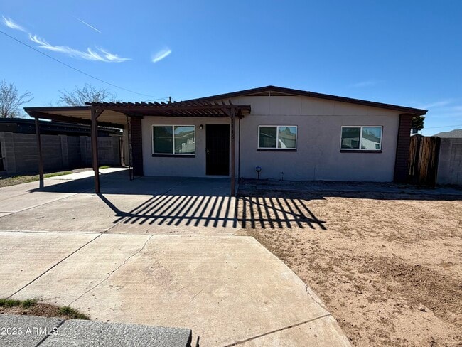 Building Photo - 11446 N 33rd Ave