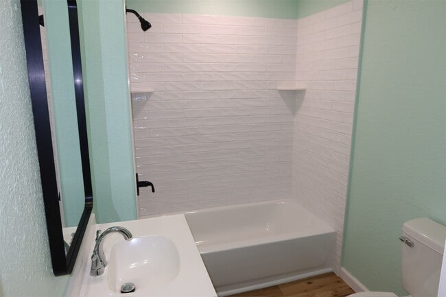 Building Photo - 5122 Avenue L