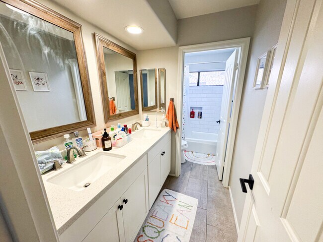 Building Photo - Marshall Ranch Five Bedroom