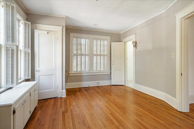 Building Photo - 1787 Vinton Ave