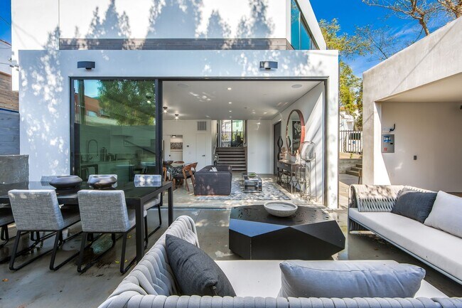 Building Photo - Architectural 1-Bed Designer Residence wit...