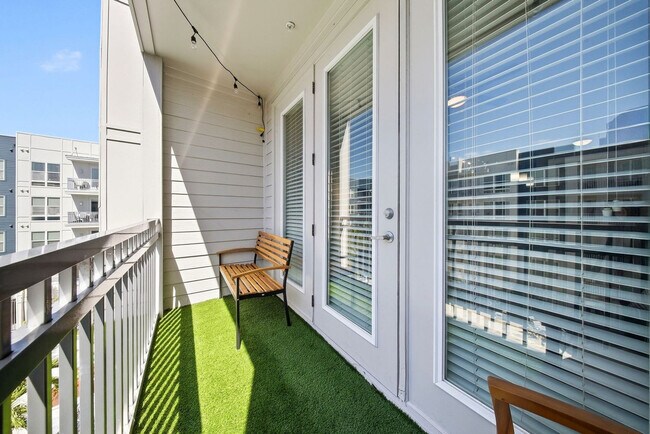 Building Photo - 1702 W Cleveland St