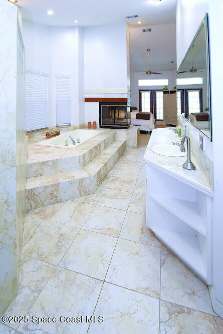 Building Photo - 101 Island Grove Dr