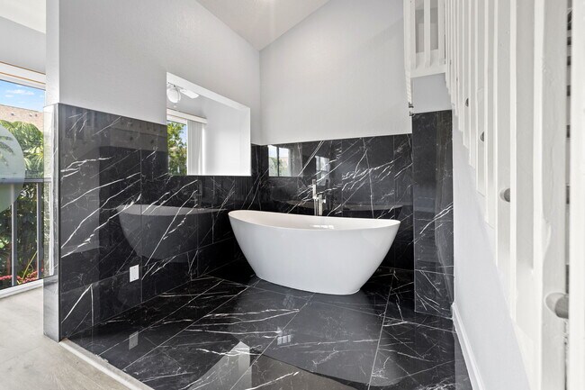 Building Photo - 487 Pinellas Bayway S