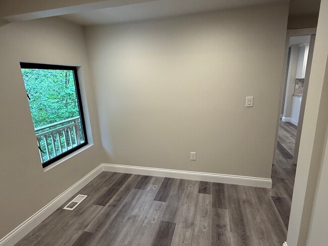 Building Photo - Brand New Apartment in Mukilteo with Parti...