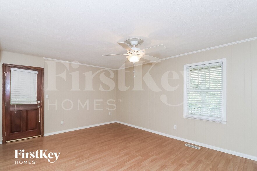 Building Photo - 3082 Lake Ranch Dr