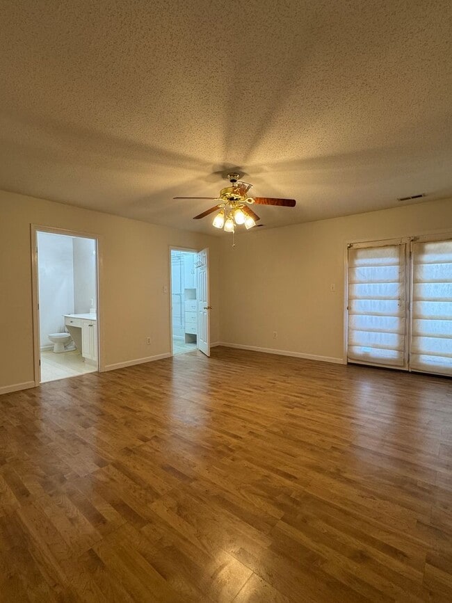 Building Photo - Not to be Missed on Heritage Square!