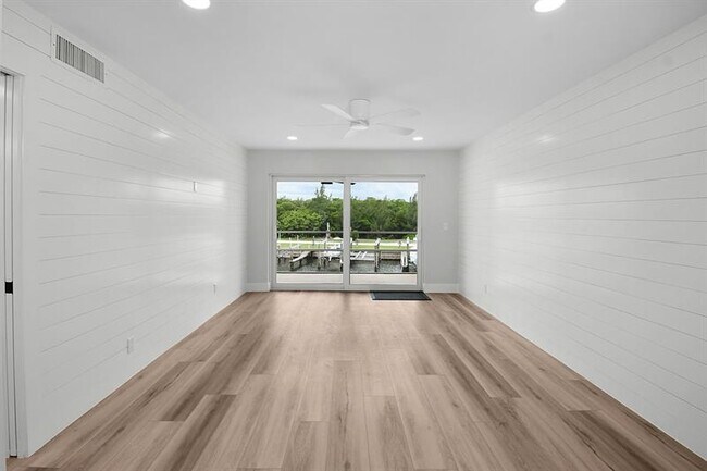 Building Photo - 200 N El Mar Dr