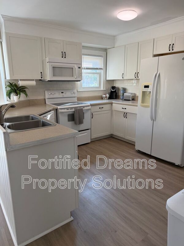 Building Photo - 2203 Maywood St