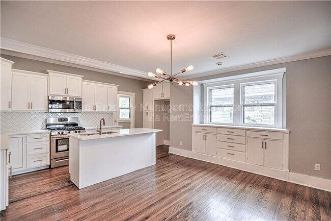 Building Photo - 1118 NW 33rd St