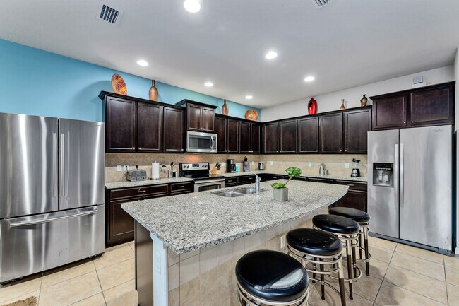 Building Photo - 8845 Rhodes St