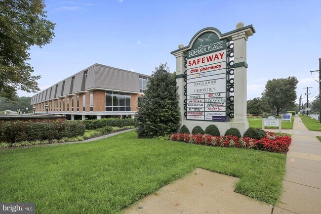 Building Photo - 4960 Sentinel Dr