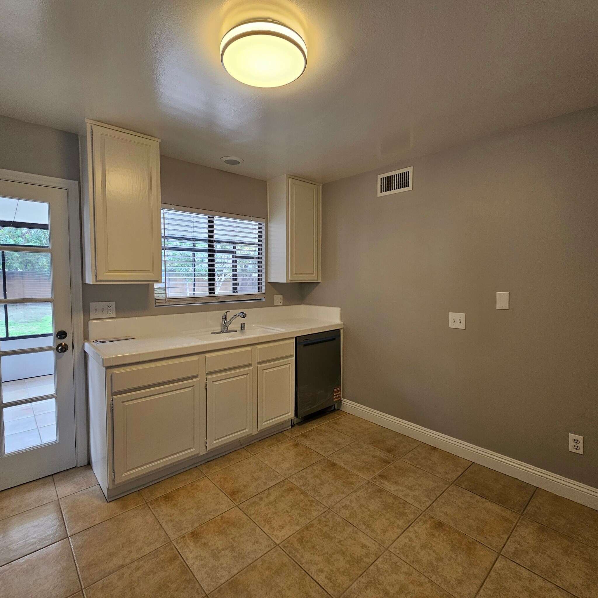 Kitchen new dishwasher - 8638 Collett Ave