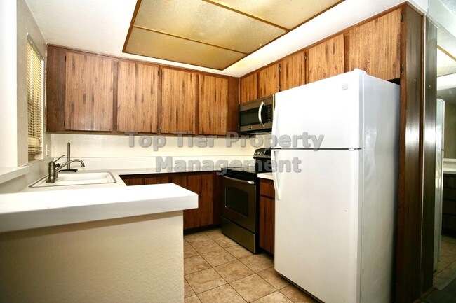 Building Photo - ***Light and Airy 1 Bed / 1 Bath Condo in ...