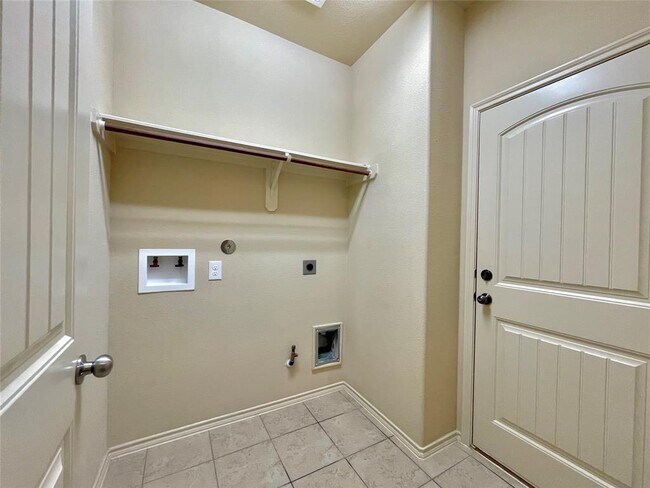 Building Photo - 18215 Amalfi Coast Dr
