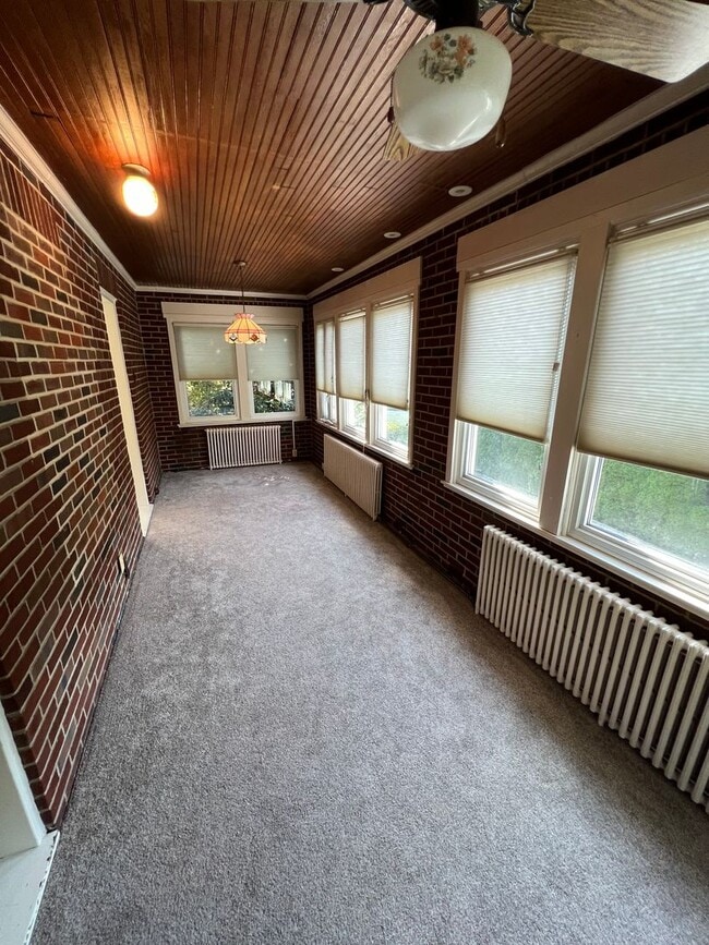 Building Photo - Beautiful 4 BR Brick Cape Cod in Lancaster!