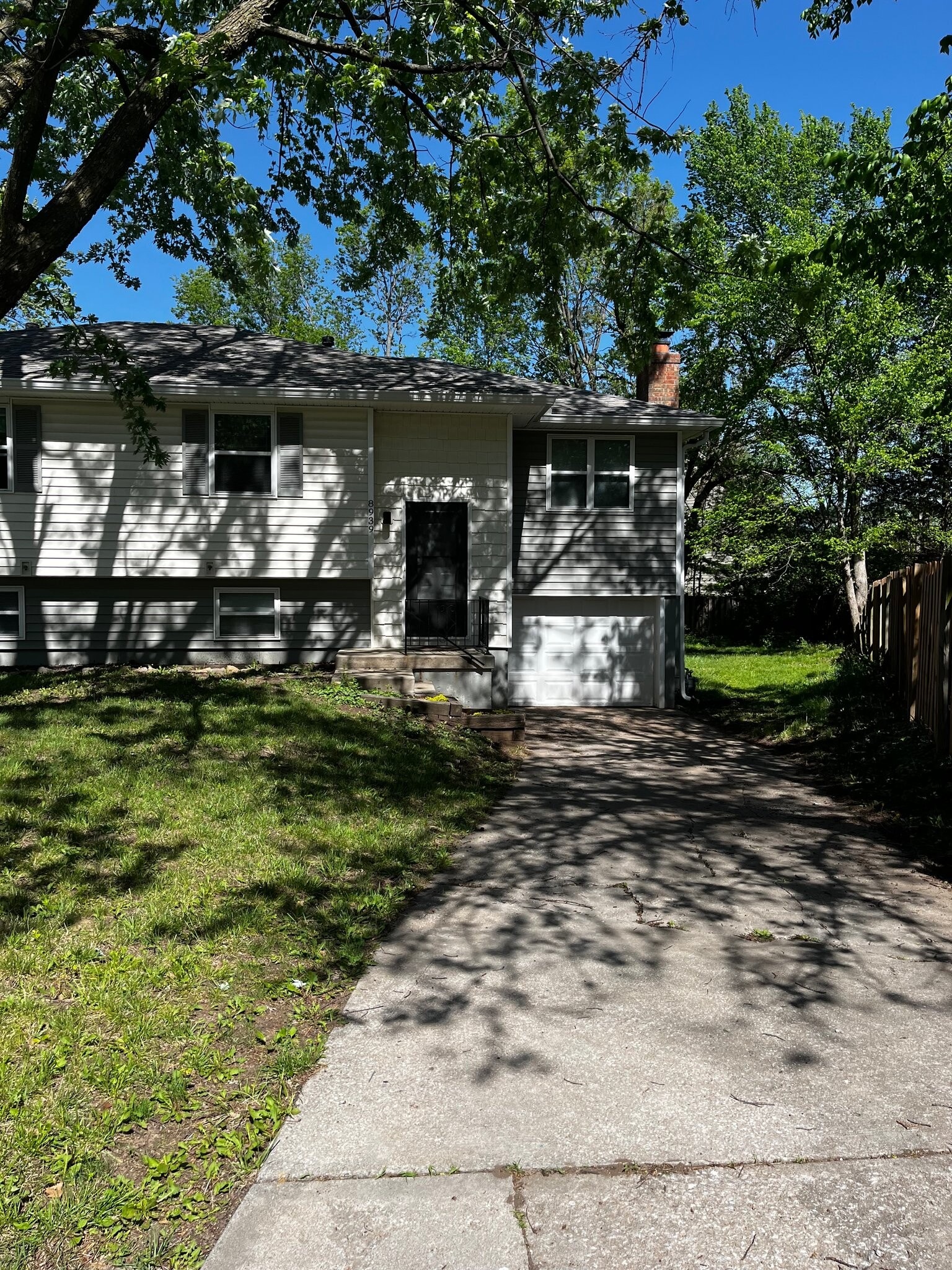 Building Photo - 8939 Caenen Lake Rd