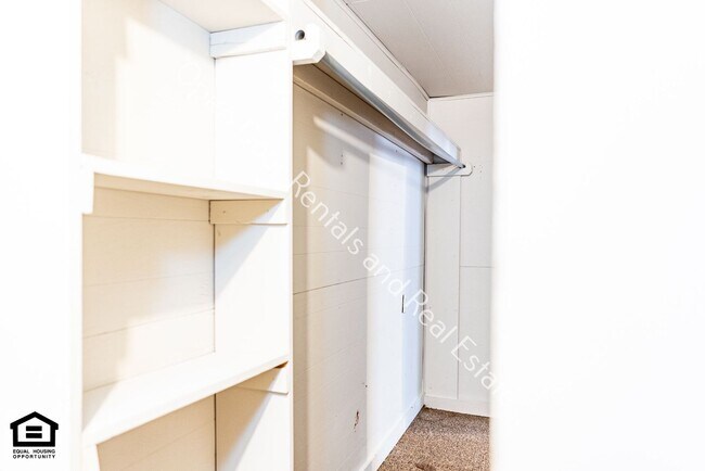 Building Photo - 17425 IN-37