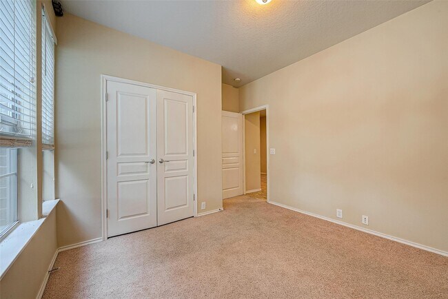 Building Photo - 10011 Terrance Springs Ln