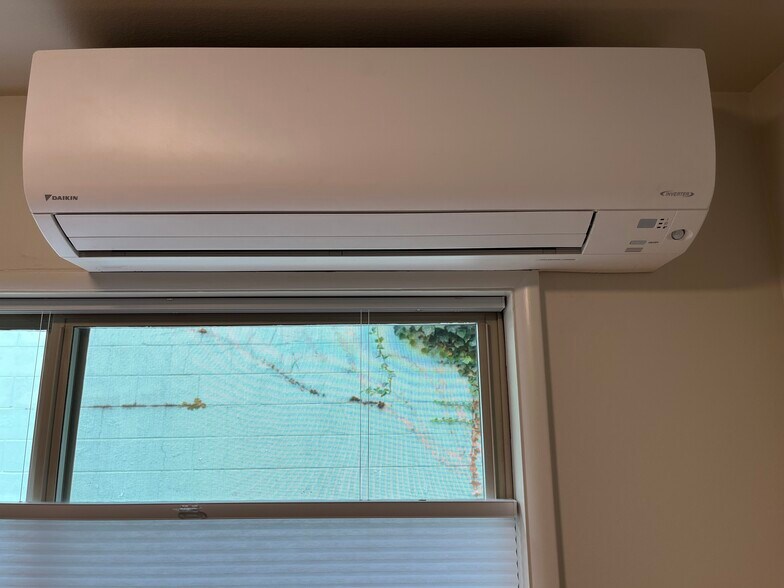 AC/Electrical Heat Unit - 2363 SE 45th Ave