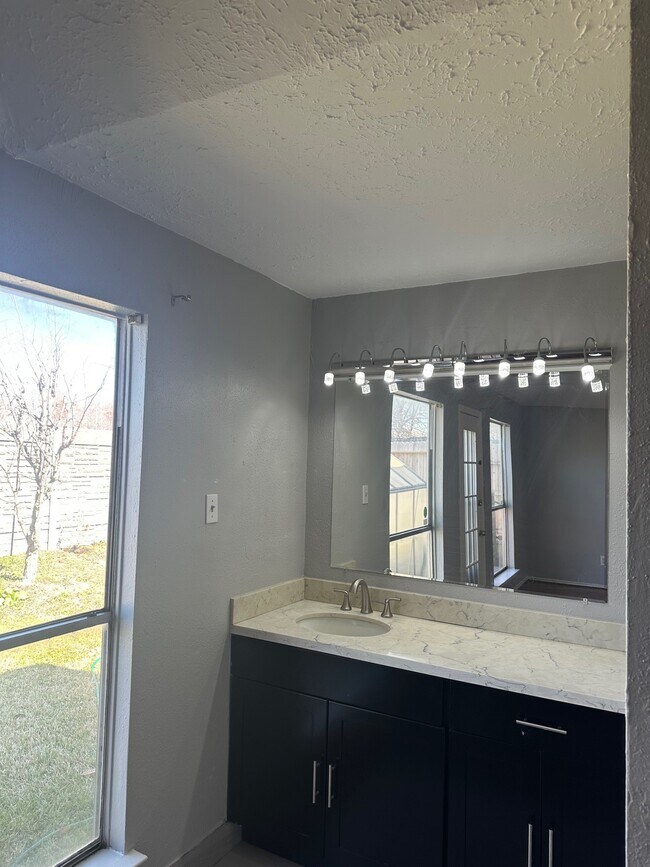 Building Photo - 16334 Rancho Blanco Dr