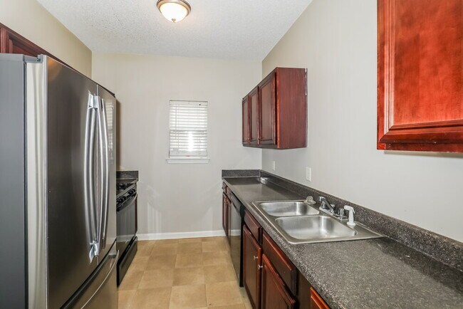 Building Photo - 7796 Newbury Dr